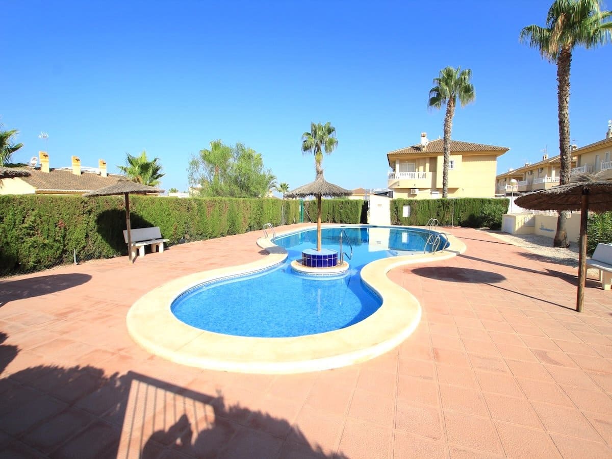 Chalet de 3 habitaciones en Benimar en venta - 275.000 € (Ref: 10052013)