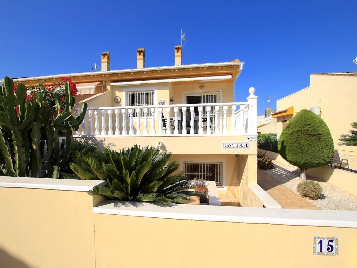 Chalet de 3 habitaciones en Benimar en venta - 275.000 € (Ref: 10052013)