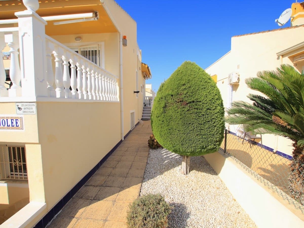 Chalet de 3 habitaciones en Benimar en venta - 275.000 € (Ref: 10052013)