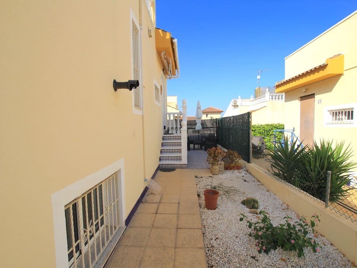 Chalet de 3 habitaciones en Benimar en venta - 275.000 € (Ref: 10052013)