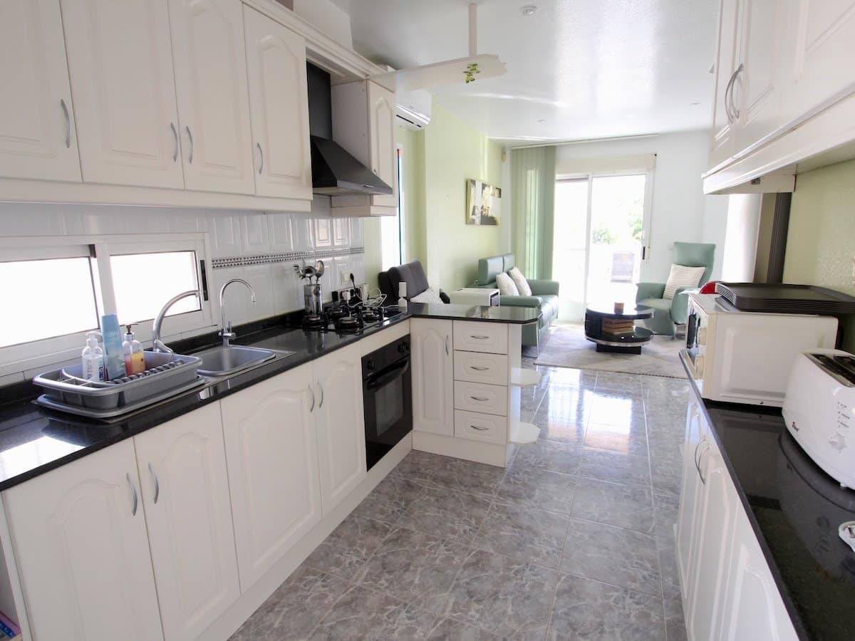 Chalet de 3 habitaciones en Benimar en venta - 275.000 € (Ref: 10052013)