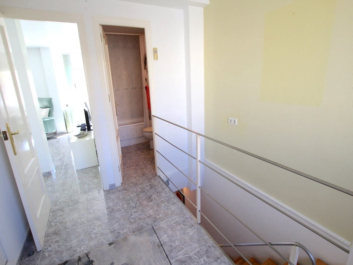 Chalet de 3 habitaciones en Benimar en venta - 275.000 € (Ref: 10052013)