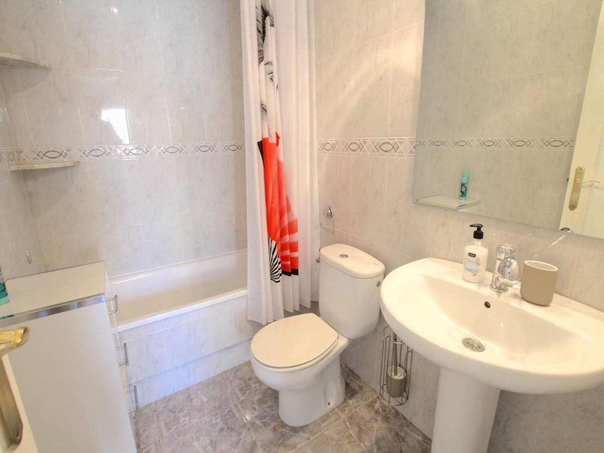 Chalet de 3 habitaciones en Benimar en venta - 275.000 € (Ref: 10052013)