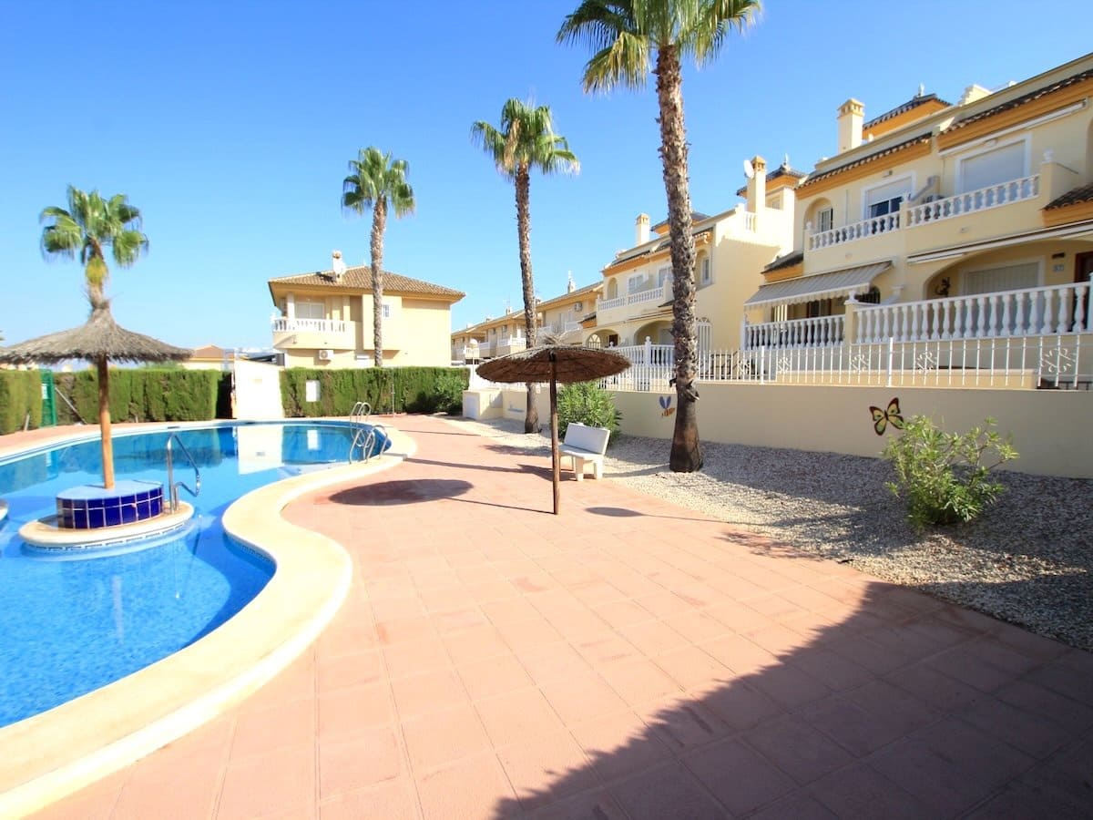 Chalet de 3 habitaciones en Benimar en venta - 275.000 € (Ref: 10052013)