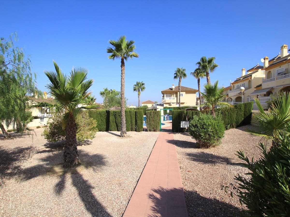 Chalet de 3 habitaciones en Benimar en venta - 275.000 € (Ref: 10052013)