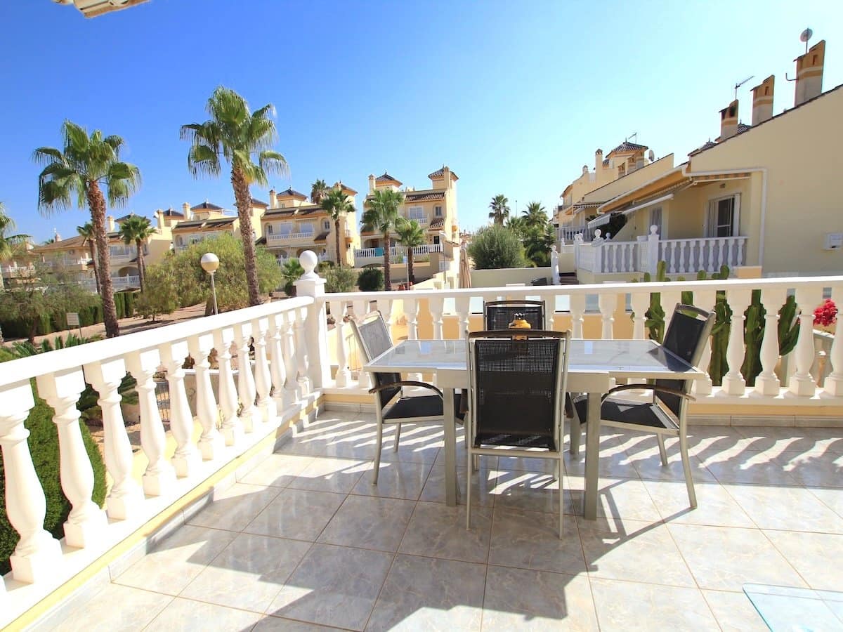 Chalet de 3 habitaciones en Benimar en venta - 275.000 € (Ref: 10052013)