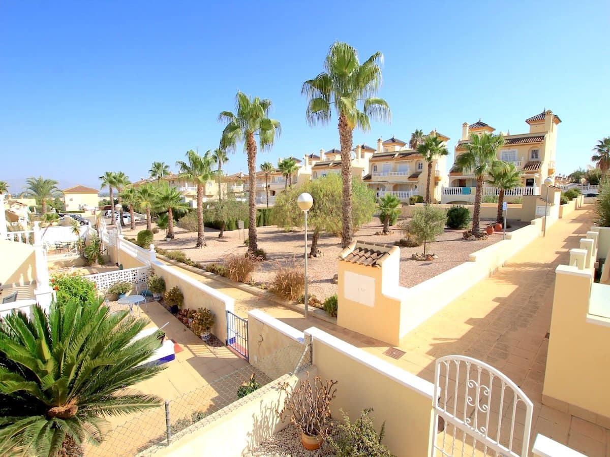 Chalet de 3 habitaciones en Benimar en venta - 275.000 € (Ref: 10052013)