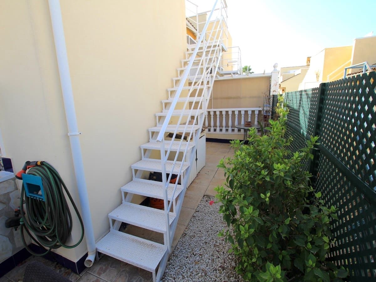 Chalet de 3 habitaciones en Benimar en venta - 275.000 € (Ref: 10052013)