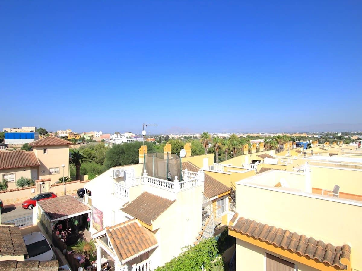 Chalet de 3 habitaciones en Benimar en venta - 275.000 € (Ref: 10052013)