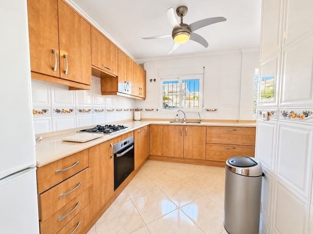 4 soveværelse Villa til salg i La Marina, Elche / Elx med swimmingpool - € 375.000 (Ref: 10057211)