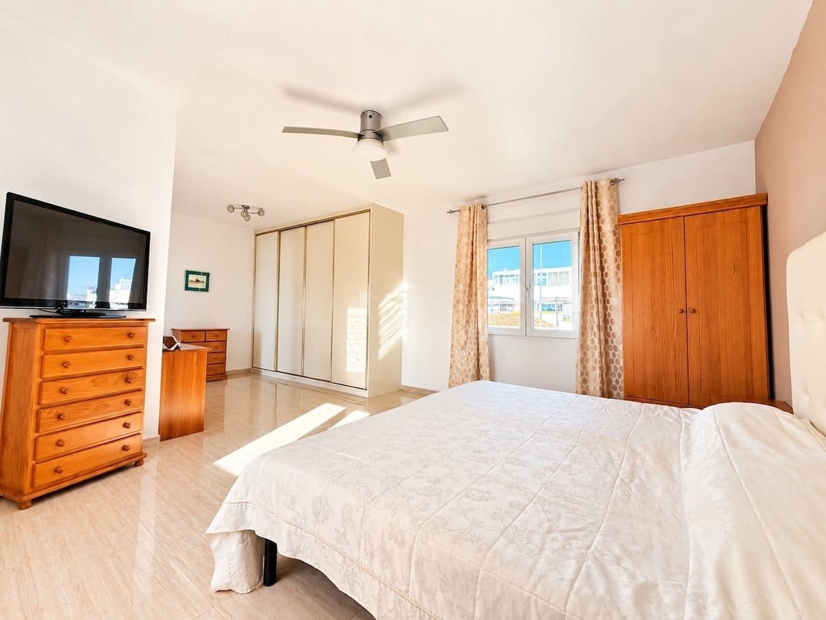 4 soveværelse Villa til salg i La Marina med swimmingpool - € 375.000 (Ref: 10057211)