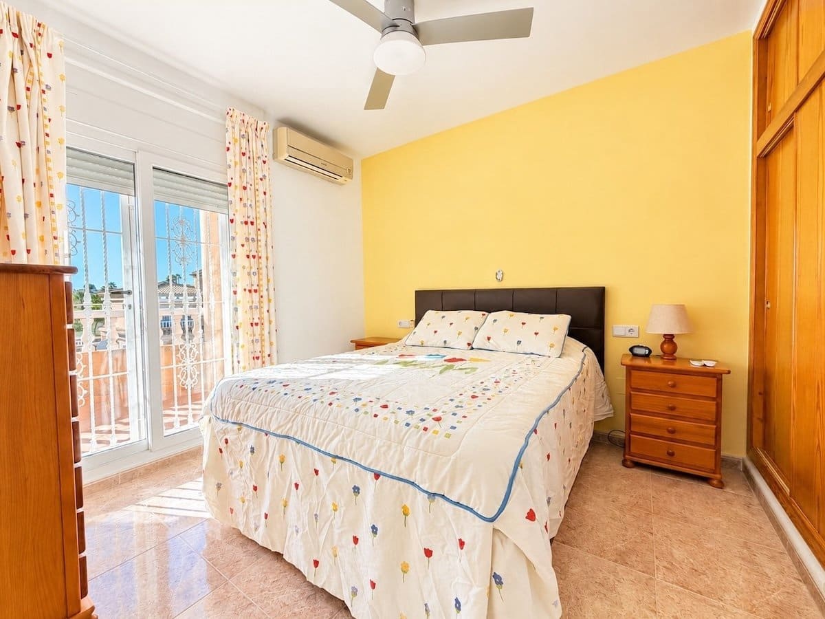 4 soveværelse Villa til salg i La Marina med swimmingpool - € 375.000 (Ref: 10057211)