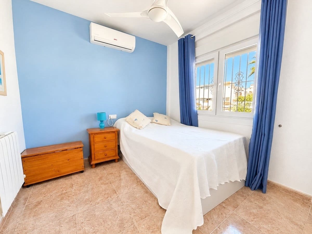 4 soveværelse Villa til salg i La Marina med swimmingpool - € 375.000 (Ref: 10057211)