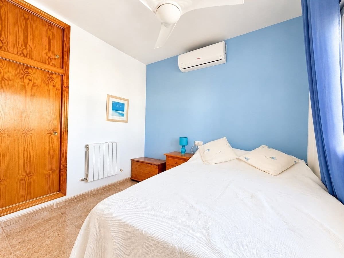 4 soveværelse Villa til salg i La Marina med swimmingpool - € 375.000 (Ref: 10057211)