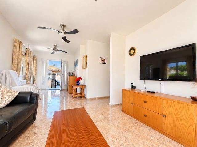 4 soveværelse Villa til salg i La Marina, Elche / Elx med swimmingpool - € 375.000 (Ref: 10057211)