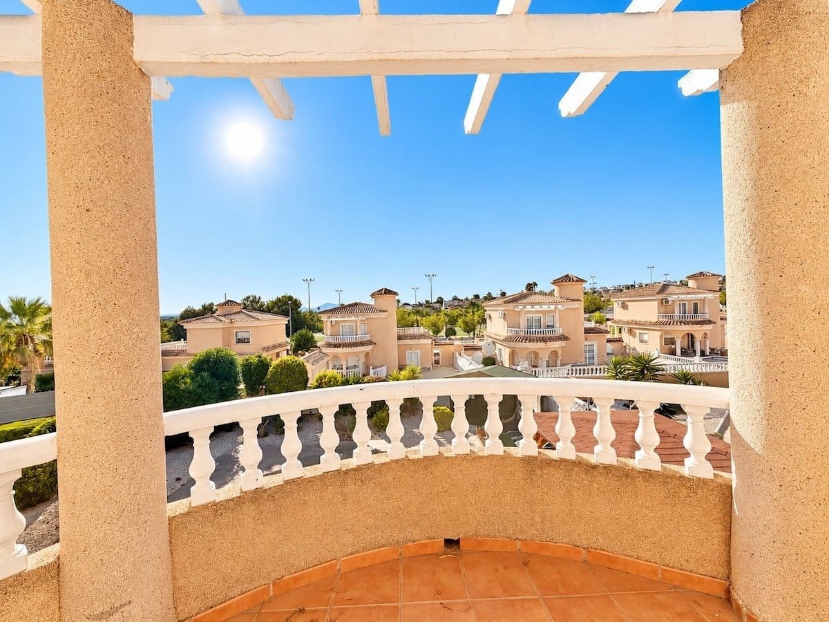 4 soveværelse Villa til salg i La Marina med swimmingpool - € 375.000 (Ref: 10057211)
