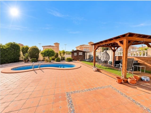 4 soveværelse Villa til salg i La Marina, Elche / Elx med swimmingpool - € 375.000 (Ref: 10057211)