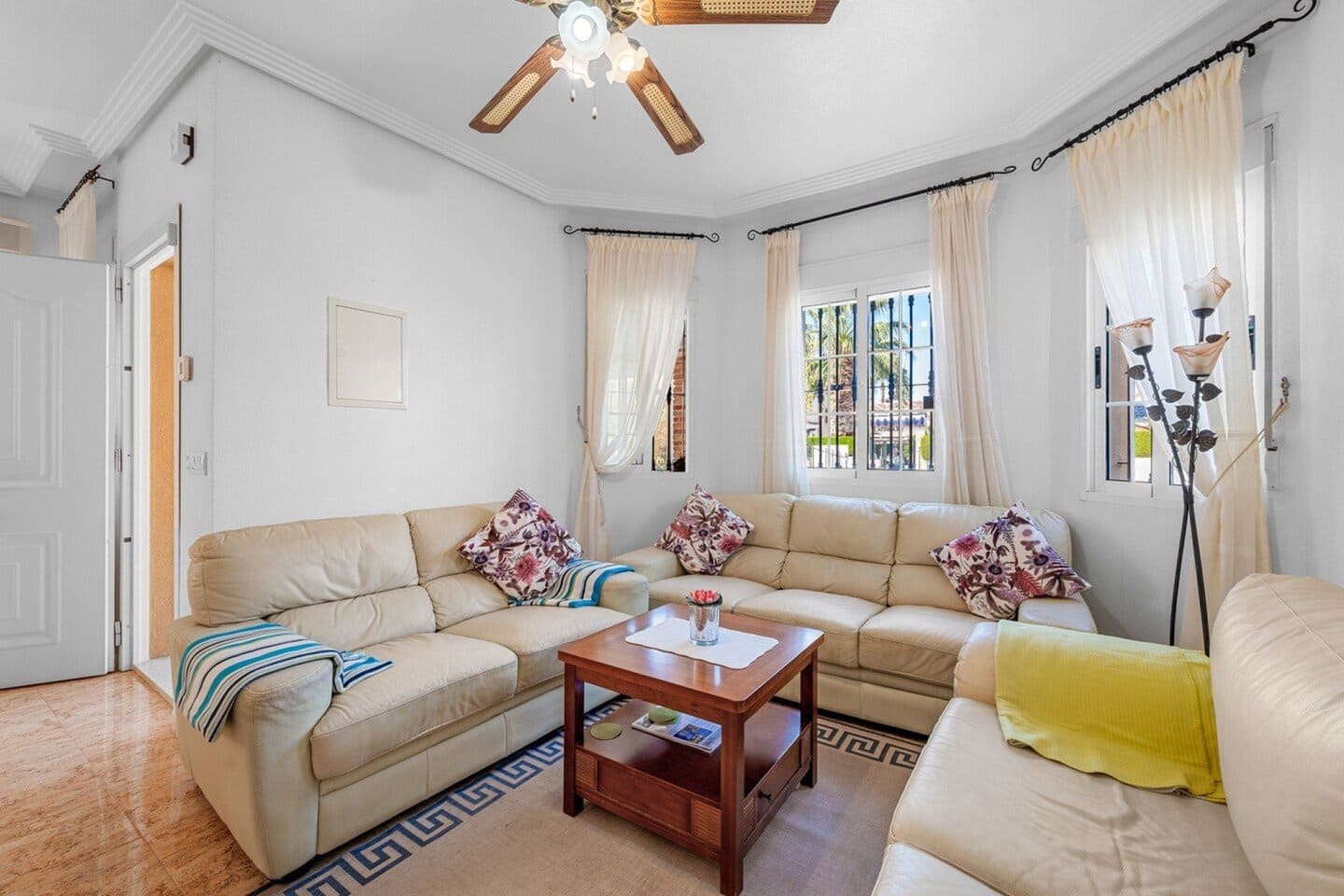 3 sovrum Villa till salu i El Raso - 290 000 € (Ref: 10073068)