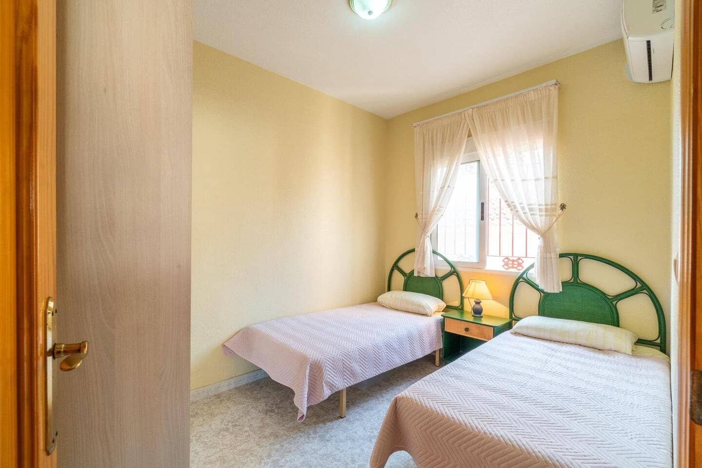 3 quarto Casa em Banda para venda em Playa Flamenca - 225 000 € (Ref: 10076849)