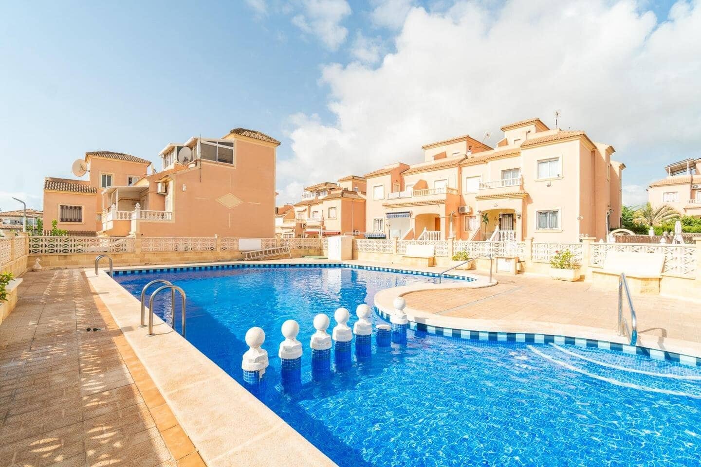 3 quarto Casa em Banda para venda em Playa Flamenca - 225 000 € (Ref: 10076849)