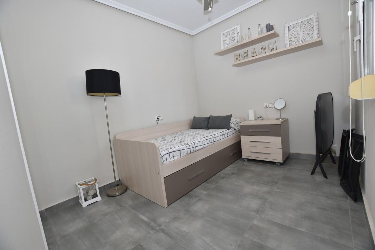 Chalet de 3 habitaciones en Villamartin en venta con piscina - 424.000 € (Ref: 10079971)
