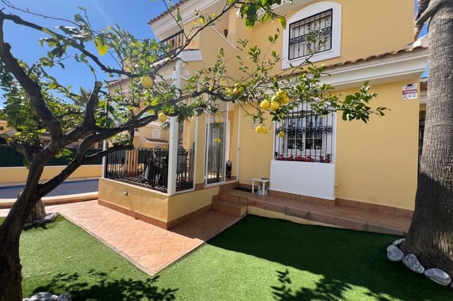 Chalet de 3 habitaciones en Villamartin, Orihuela en venta con piscina - 424.000 € (Ref: 10079971)