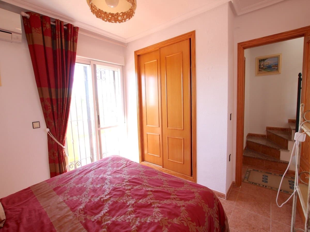 3 sypialnia Willa na sprzedaż w Los Montesinos z basenem garażem - 199 500 € (Ref: 10095727)