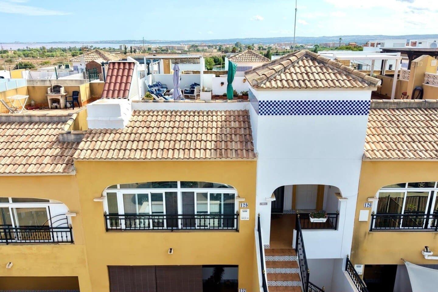 2 bedroom Apartment for sale in Los Montesinos with pool - € 135,000 (Ref: 10101302)