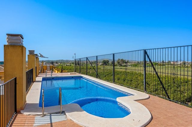 2 sovrum Lägenhet till salu i Daya Nueva med pool - 130 000 € (Ref: 10104326)