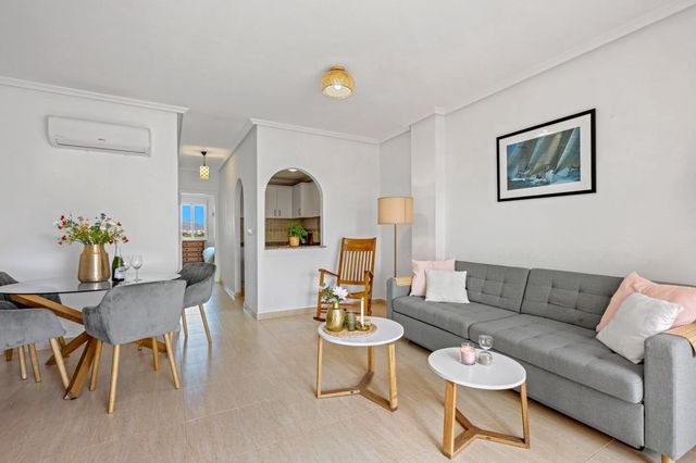 2 sovrum Lägenhet till salu i Daya Nueva med pool - 130 000 € (Ref: 10104326)