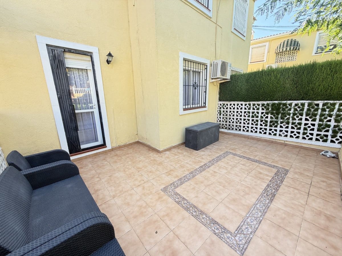 Apartamento de 2 habitaciones en Villamartin en venta con piscina - 159.995 € (Ref: 10113337)
