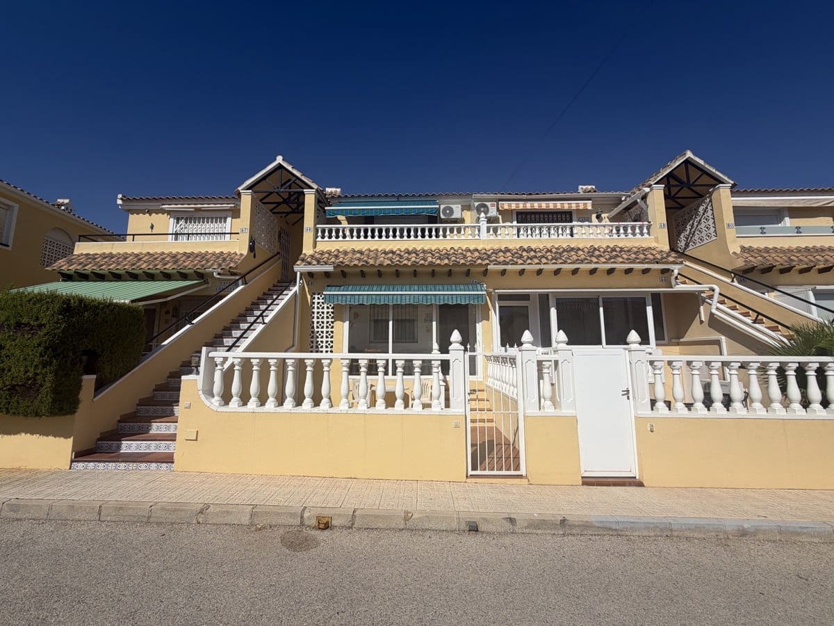 Apartamento de 2 habitaciones en Villamartin en venta con piscina - 159.995 € (Ref: 10113337)