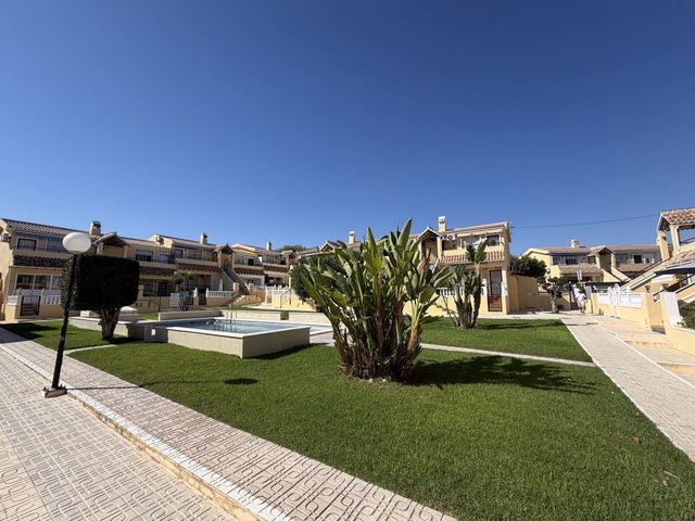 2 soverom Leilighet til salgs i Villamartin, Orihuela med svømmebasseng - € 139 995 (Ref: 10113339)