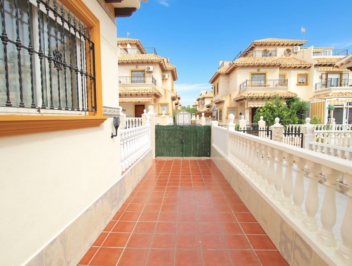 2 quarto Casa em Banda para venda em Cabo Roig com piscina garagem - 249 999 € (Ref: 10125041)