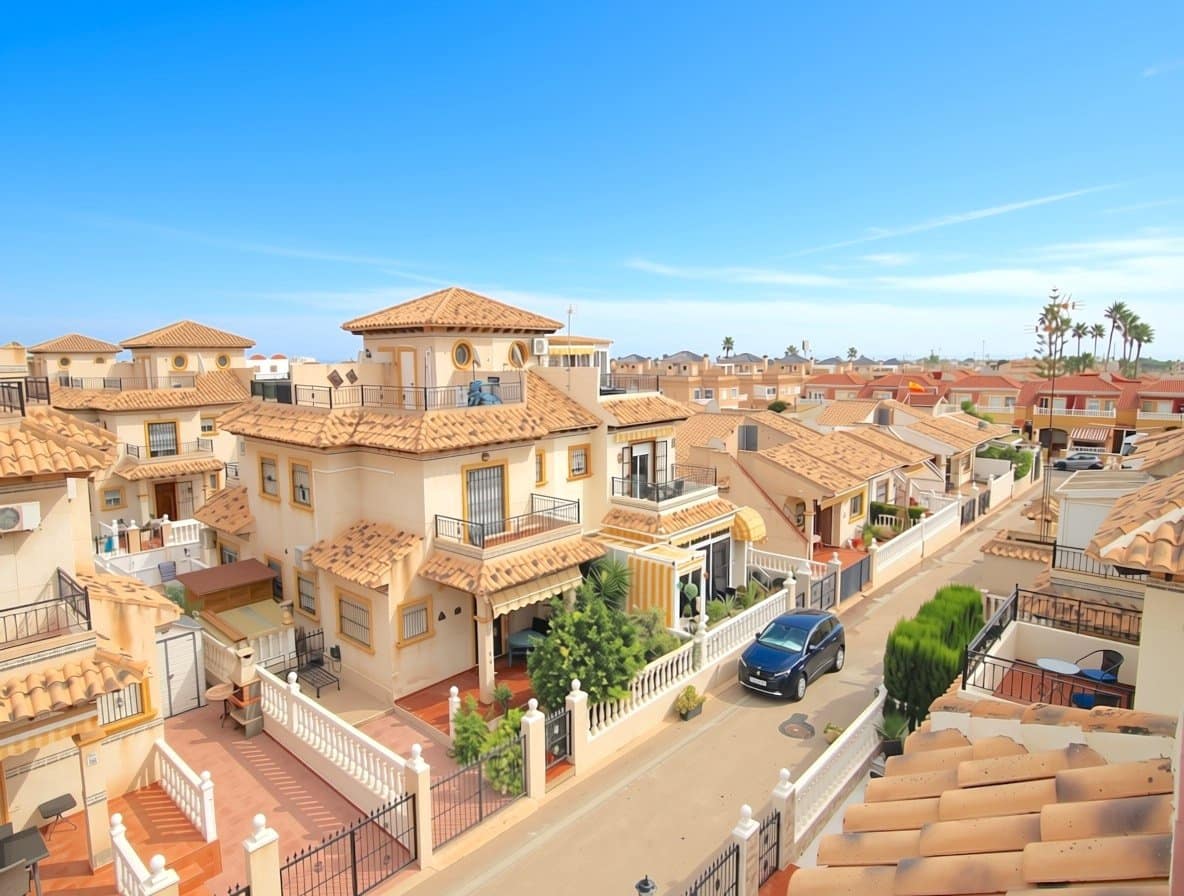 2 quarto Casa em Banda para venda em Cabo Roig com piscina garagem - 249 999 € (Ref: 10125041)