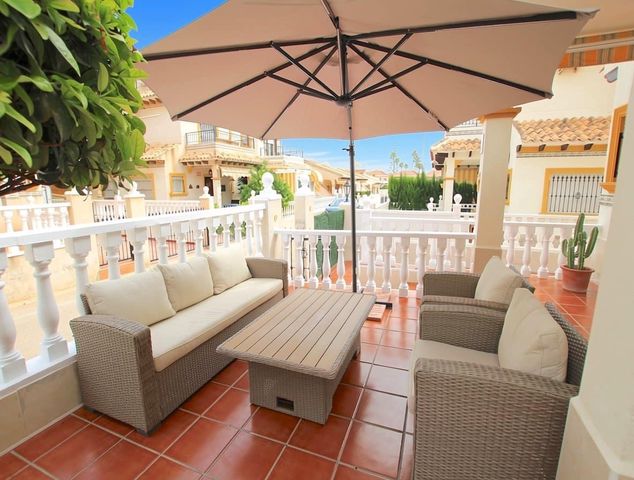 2 quarto Casa em Banda para venda em Cabo Roig, Orihuela com piscina garagem - 249 999 € (Ref: 10125041)