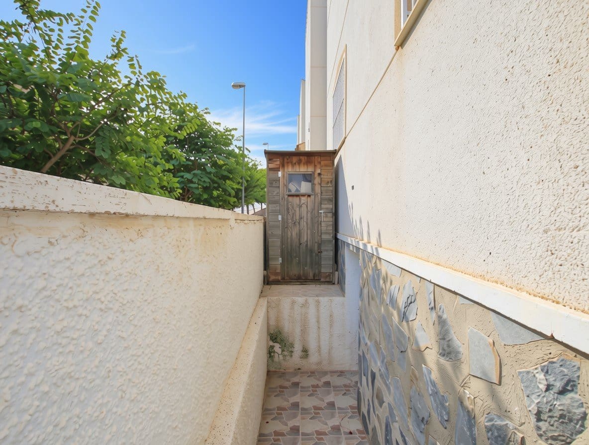 3 sovrum Villa till salu i Benimar med pool garage - 215 000 € (Ref: 10130867)