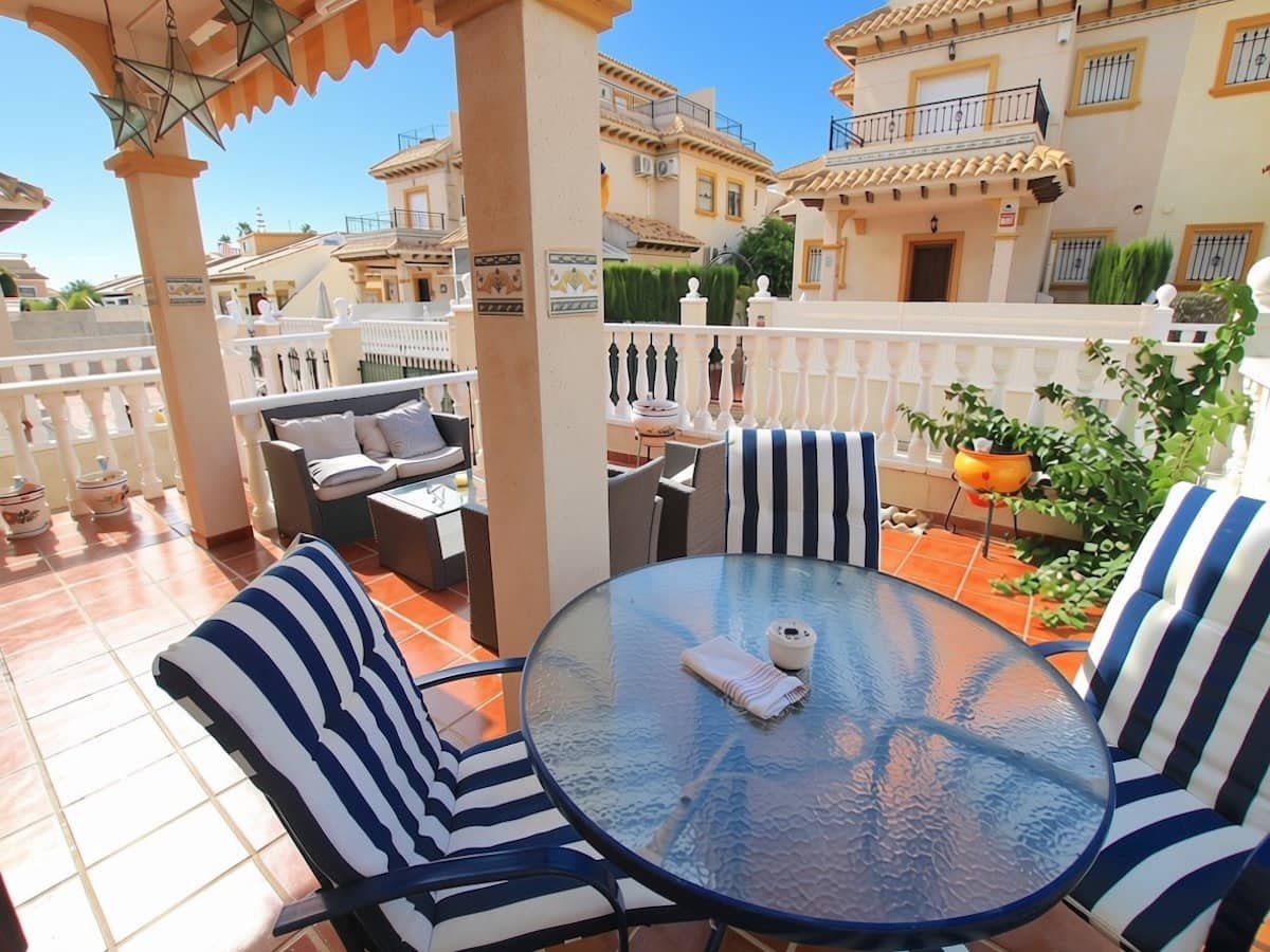 2 soverom Hus til salgs i Cabo Roig med svømmebasseng garasje - € 219 000 (Ref: 10133526)