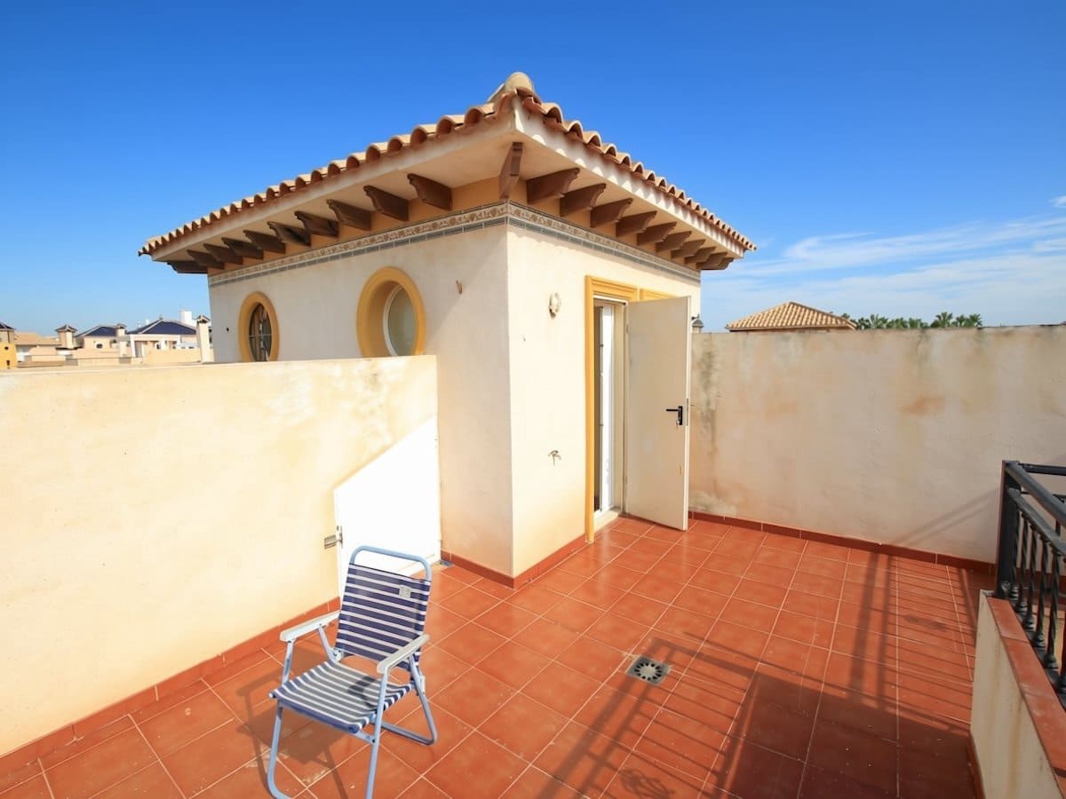 2 soverom Hus til salgs i Cabo Roig med svømmebasseng garasje - € 219 000 (Ref: 10133526)
