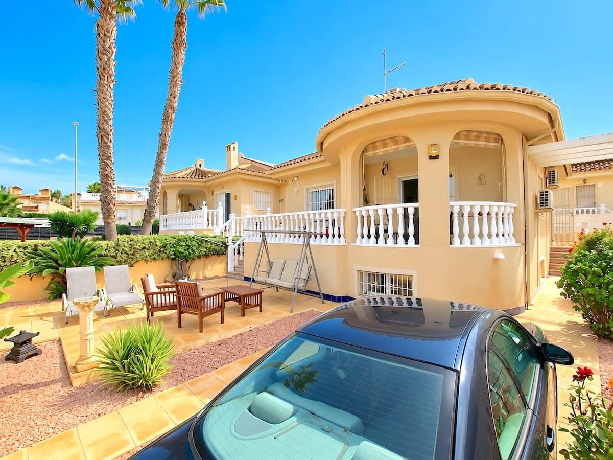 4 sovrum Villa till salu i Benimar med pool garage - 315 000 € (Ref: 10135159)