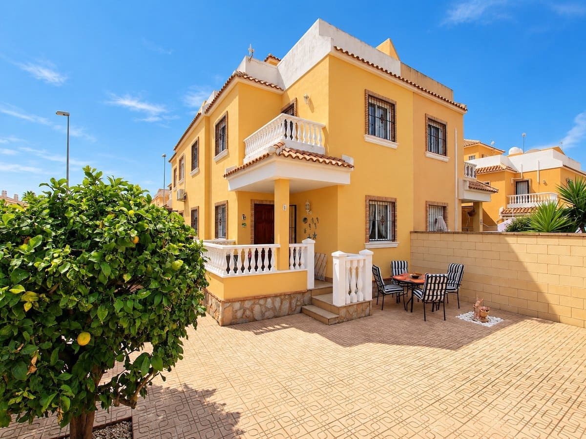 3 sovrum Hus till salu i Ciudad Quesada med pool garage - 239 950 € (Ref: 10136740)