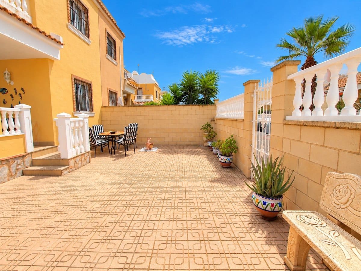 3 sovrum Hus till salu i Ciudad Quesada med pool garage - 239 950 € (Ref: 10136740)