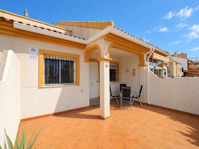 3 soveværelse Byhus til salg i Daya Nueva med swimmingpool - € 169.500 (Ref: 10138862)