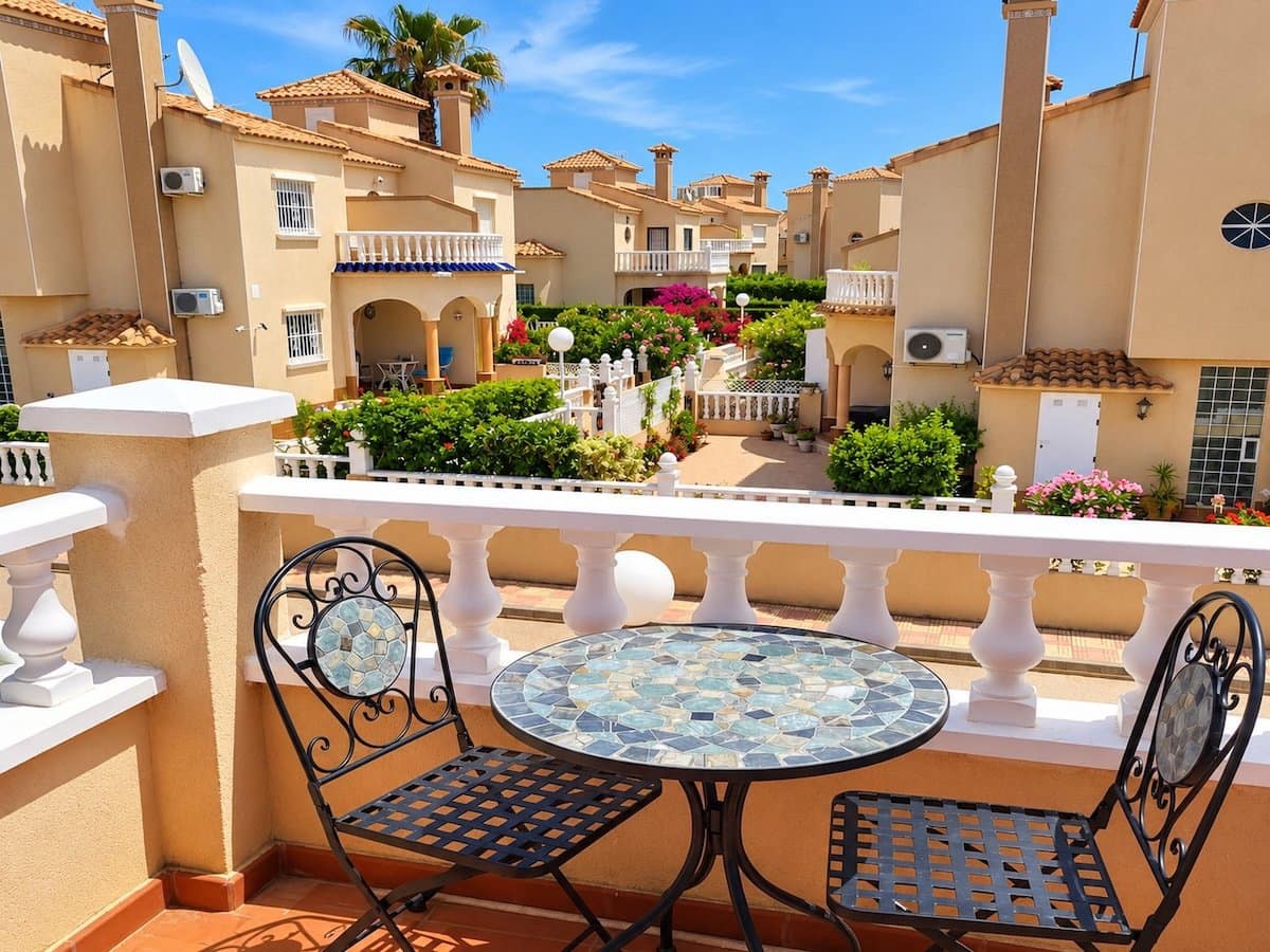 2 soveværelse Lejlighed til salg i Playa Flamenca med swimmingpool - € 169.950 (Ref: 10145081)