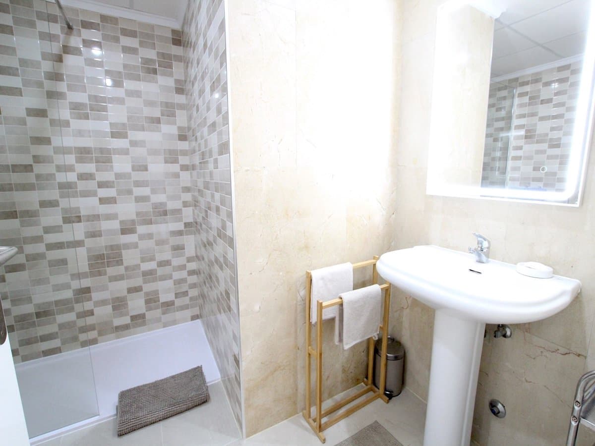 Casa de 2 habitaciones en Ciudad Quesada en venta con piscina - 185.000 € (Ref: 10156825)
