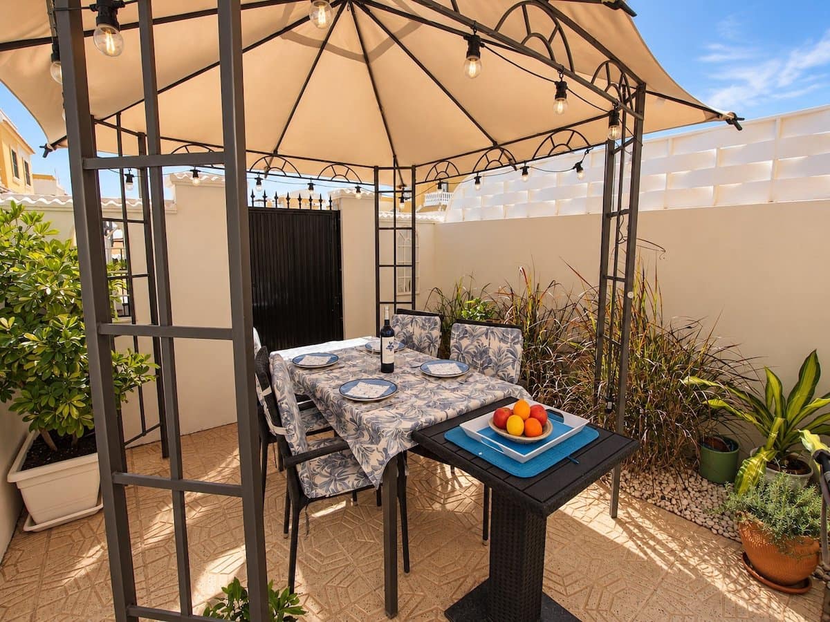 Casa de 2 habitaciones en Ciudad Quesada en venta con piscina - 185.000 € (Ref: 10156825)