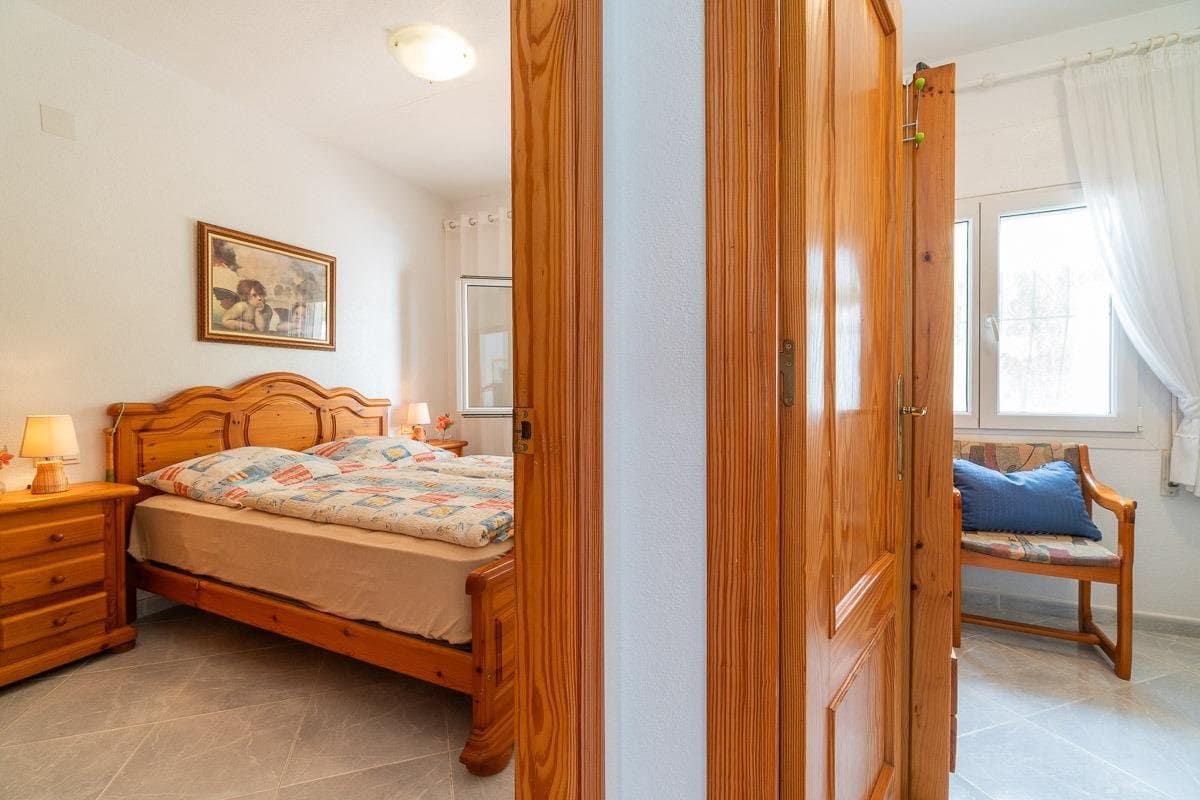 2 bedroom Villa for sale in La Florida with garage - € 220,000 (Ref: 10163259)