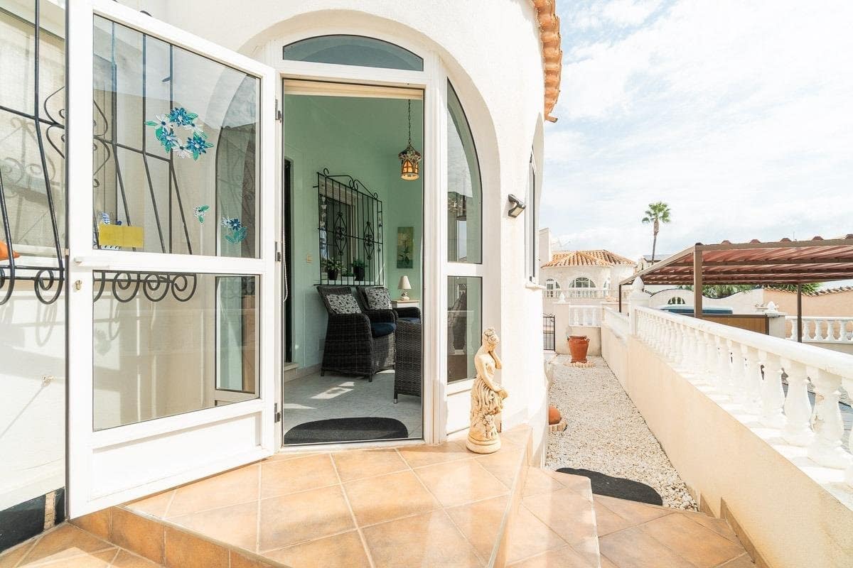 2 bedroom Villa for sale in La Florida with garage - € 220,000 (Ref: 10163259)