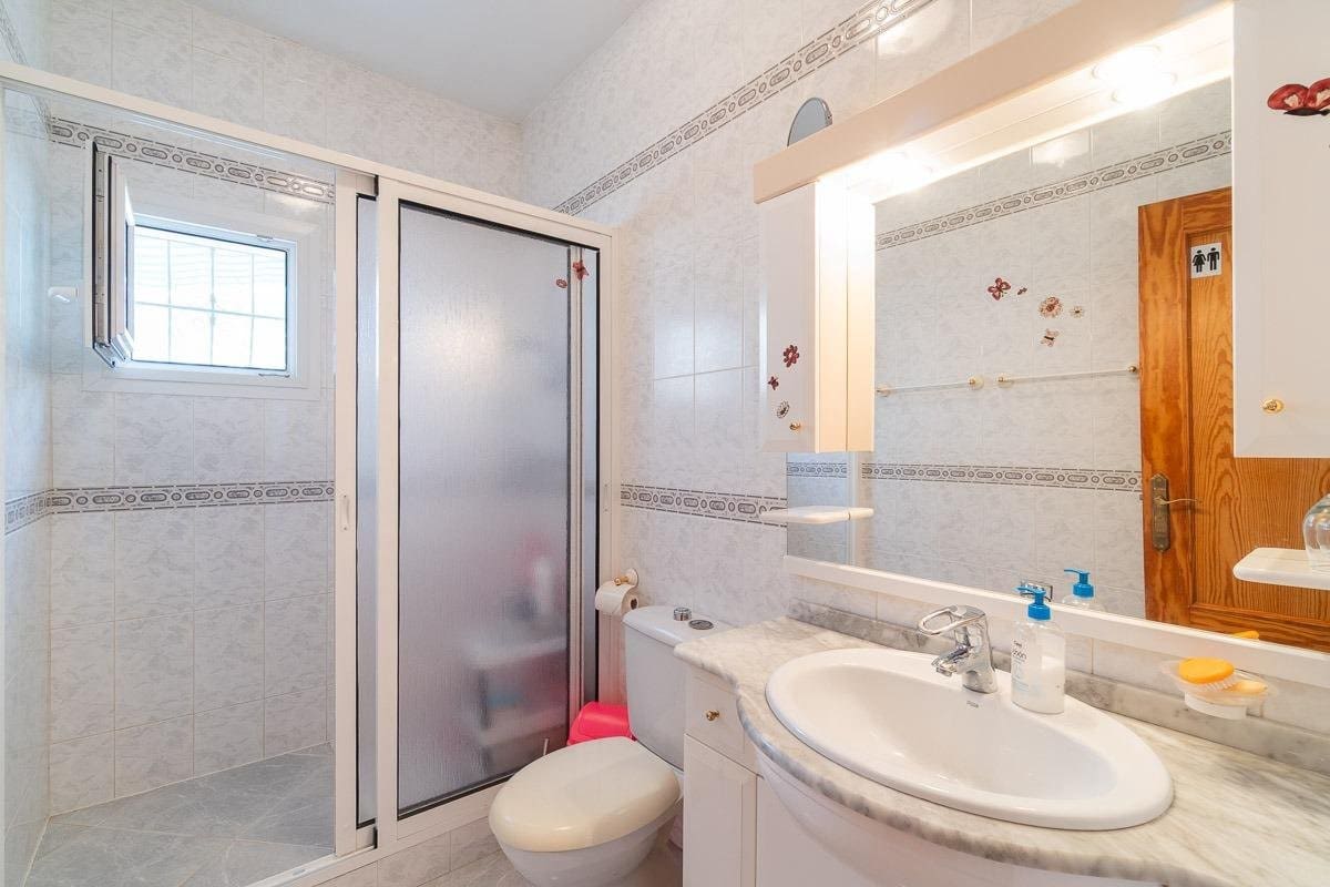 2 bedroom Villa for sale in La Florida with garage - € 220,000 (Ref: 10163259)