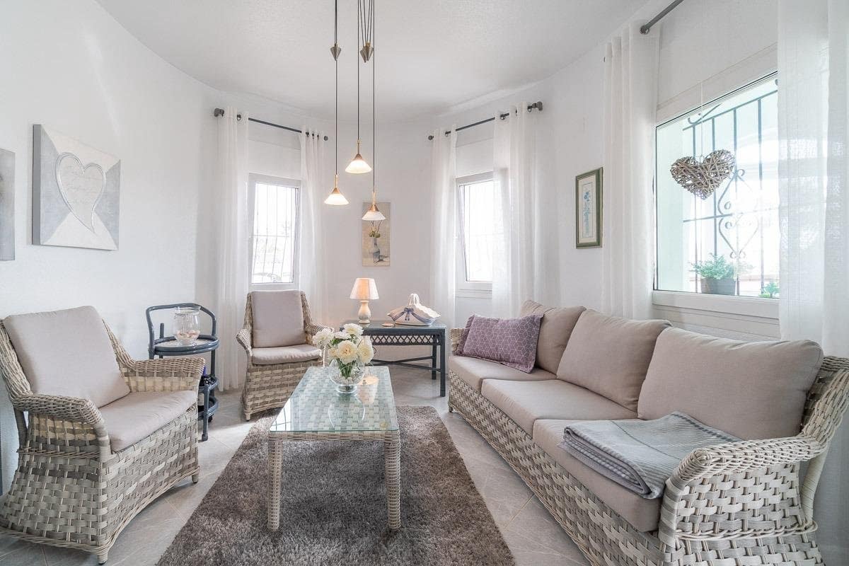 2 bedroom Villa for sale in La Florida with garage - € 220,000 (Ref: 10163259)